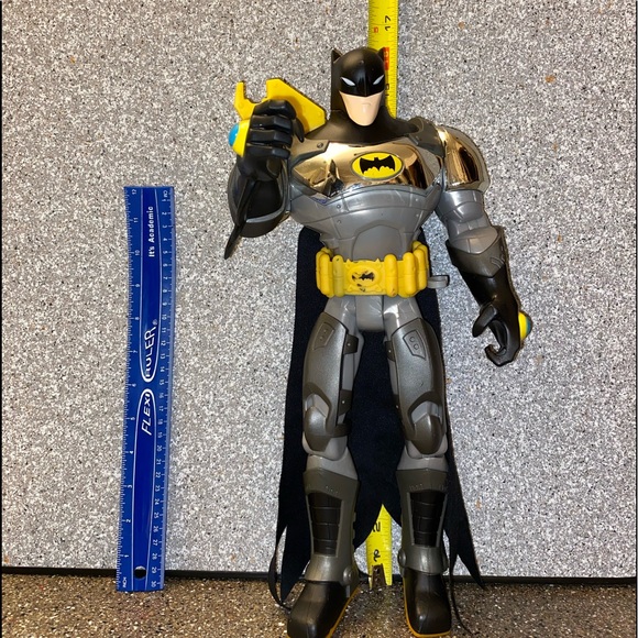 DC Batman Figure Toy - Picture 7 of 8
